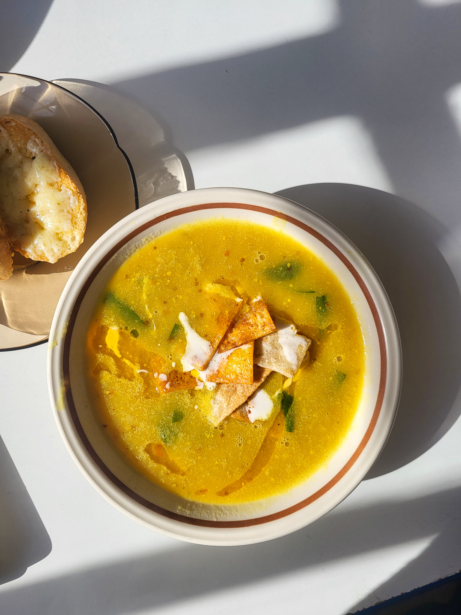 Section divider right